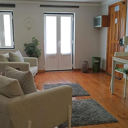 Apartmán For Two Next To Alfama And Flea Market *